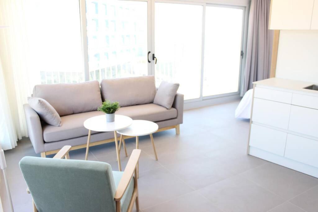 Beautiful Loft, Huge Sunny Terrace, View Over The Beach And Sea Ρόζες Εξωτερικό φωτογραφία