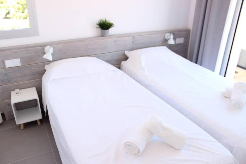 Beautiful Loft, Huge Sunny Terrace, View Over The Beach And Sea Ρόζες Εξωτερικό φωτογραφία