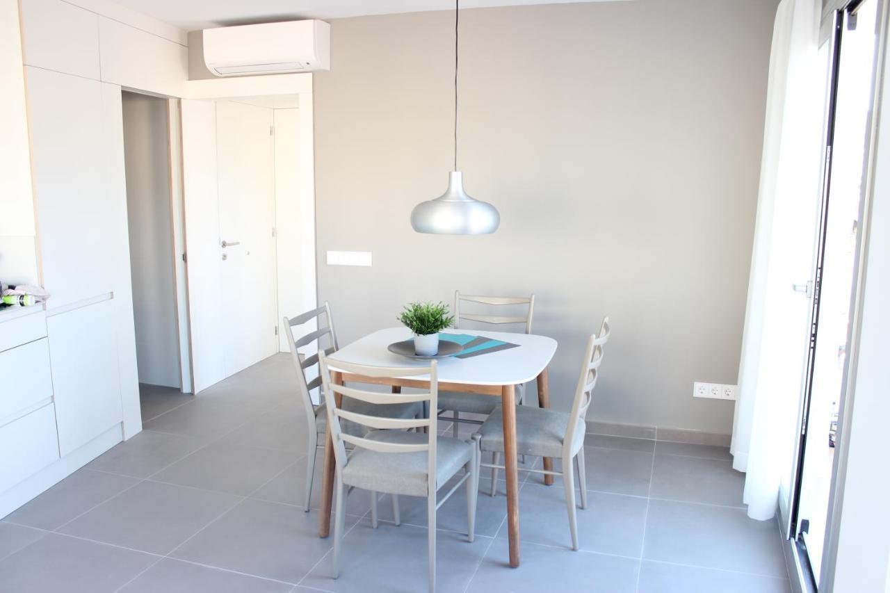 Beautiful Loft, Huge Sunny Terrace, View Over The Beach And Sea Ρόζες Εξωτερικό φωτογραφία