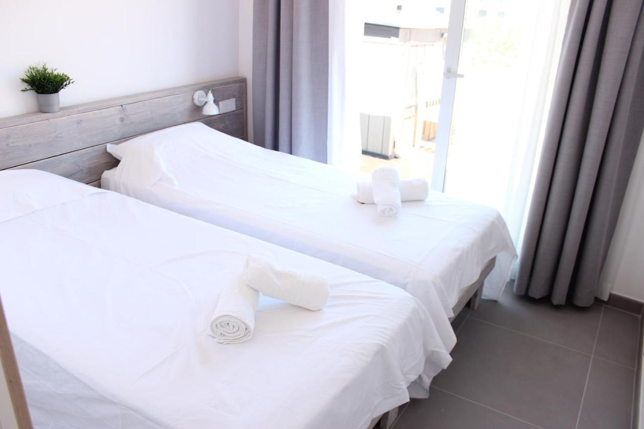 Beautiful Loft, Huge Sunny Terrace, View Over The Beach And Sea Ρόζες Εξωτερικό φωτογραφία