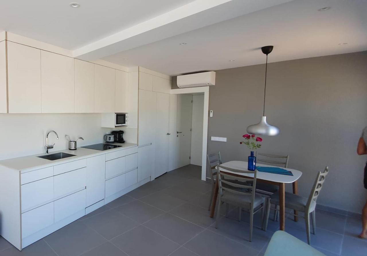 Beautiful Loft, Huge Sunny Terrace, View Over The Beach And Sea Ρόζες Εξωτερικό φωτογραφία