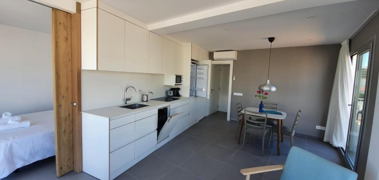 Beautiful Loft, Huge Sunny Terrace, View Over The Beach And Sea Ρόζες Εξωτερικό φωτογραφία