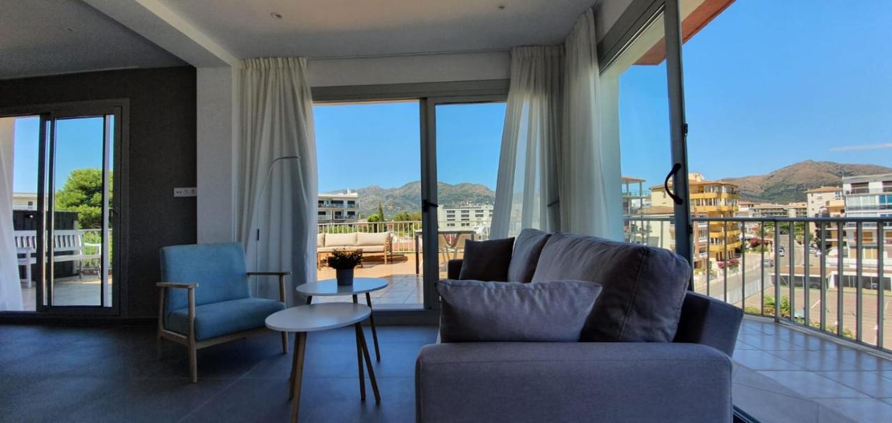 Beautiful Loft, Huge Sunny Terrace, View Over The Beach And Sea Ρόζες Εξωτερικό φωτογραφία