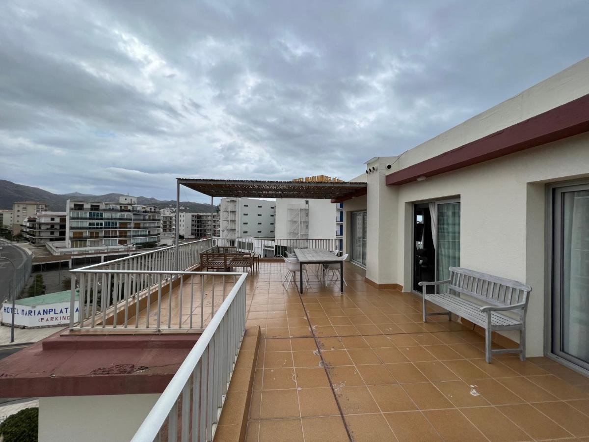 Beautiful Loft, Huge Sunny Terrace, View Over The Beach And Sea Ρόζες Εξωτερικό φωτογραφία